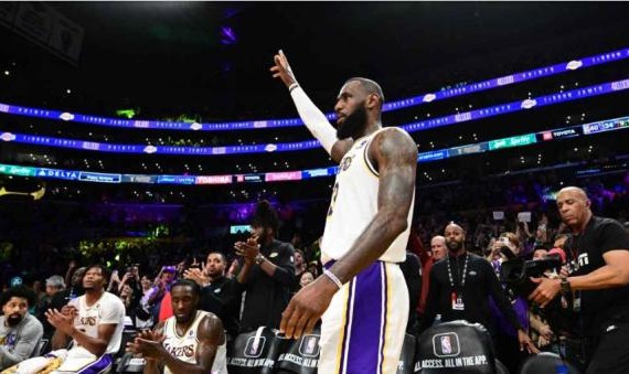 必发交易指数-盘点新赛季潜在里程碑：詹姆斯5万分 库里4000三分