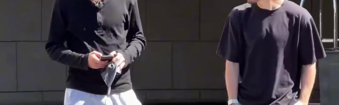 必发交易指数-亲和力！哈弗茨、沃尔特马德在芝加哥为球迷签名并合影